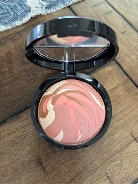 Laura Geller Tawny Bronze Natural Finish Bronzer - Warm Tan Shade